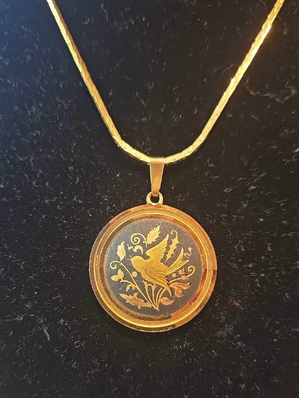 Vintage pendant necklace Spanish Damascene bird and floral gold-inlaid